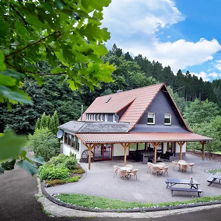 Tolles Fuer 16 Personen Im Westerwald Mit Sauna, Whirlpool, Kino Und Bar * Schutzbach