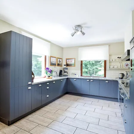 Tolles Fuer 16 Personen Im Westerwald Mit Sauna, Whirlpool, Kino Und Bar Holiday home