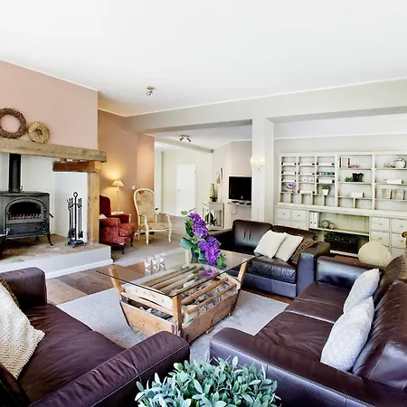 Tolles Fuer 16 Personen Im Westerwald Mit Sauna, Whirlpool, Kino Und Bar * Schutzbach