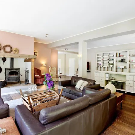 Holiday home Tolles Fuer 16 Personen Im Westerwald Mit Sauna, Whirlpool, Kino Und Bar