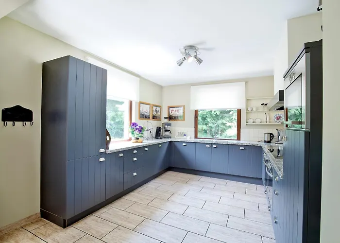 Tolles Fuer 16 Personen Im Westerwald Mit Sauna, Whirlpool, Kino Und Bar בית נופש