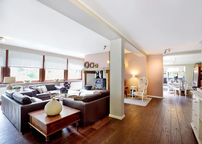 Tolles Fuer 16 Personen Im Westerwald Mit Sauna, Whirlpool, Kino Und Bar בית נופש *