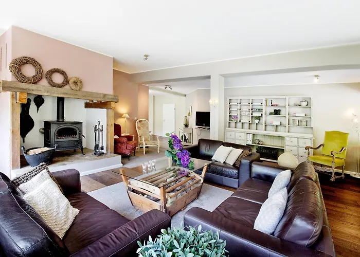 Tolles Fuer 16 Personen Im Westerwald Mit Sauna, Whirlpool, Kino Und Bar * Schutzbach